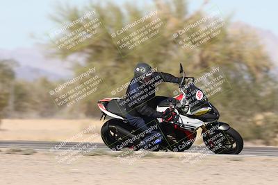 media/Dec-01-2025-Moto Forza (Mon) [[2daa91e15f]]/2-Intermediate Group/Session 3 (Turn 7 Inside Pans)/